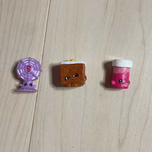 12$ PER 3 SHOPKINS comment what ones you want. - Picture 3 of 10